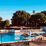 Ξενοδοχείο με διαμερίσματα Jardim Αλμπουφέιρα