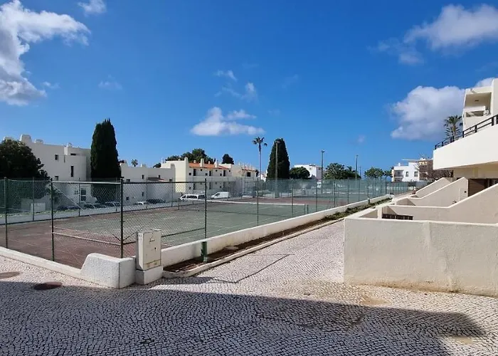 Jardim Αλμπουφέιρα