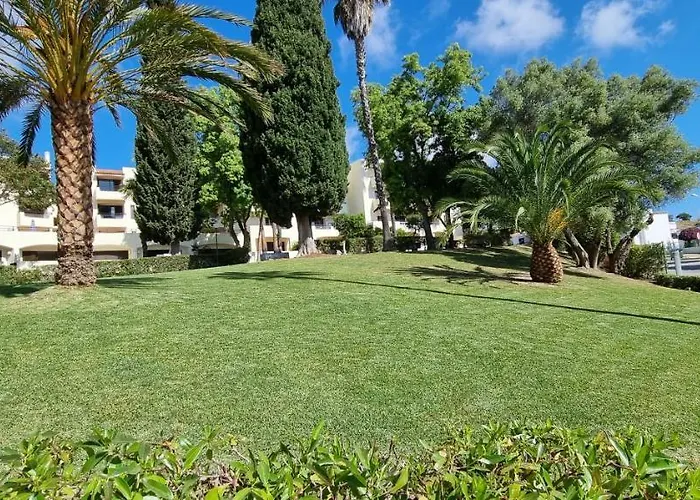 Ξενοδοχείο με διαμερίσματα Jardim 3*