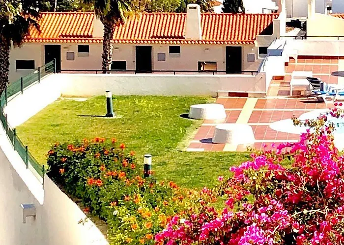 Jardim Ξενοδοχείο με διαμερίσματα Αλμπουφέιρα