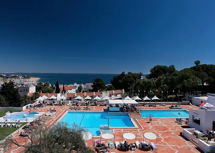 Jardim Αλμπουφέιρα